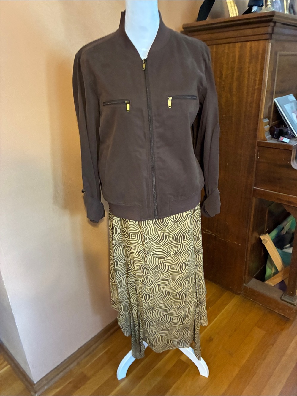 Liz Claiborne Separates Worn As A Suit
M Regular Faux Jacket, M Petite Skirt